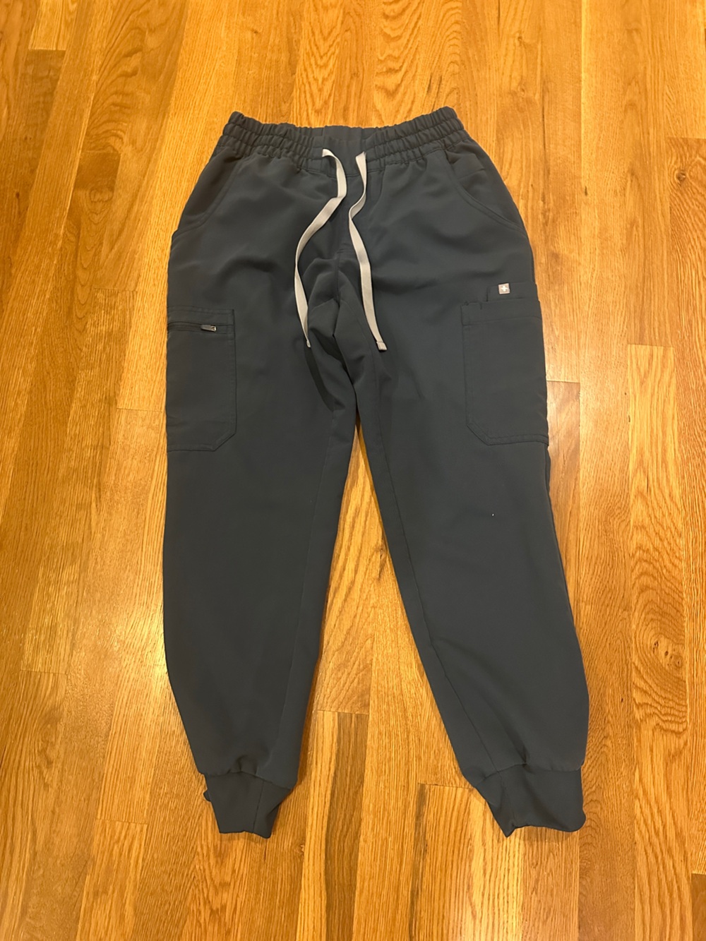 Figs Uman jogger scrubs.